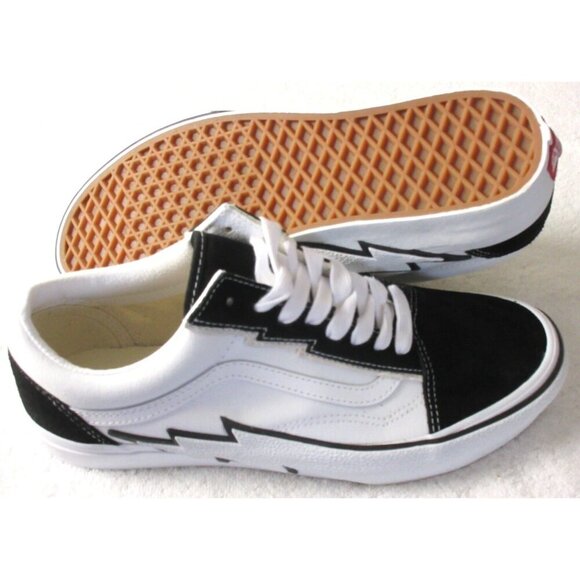 Vans Men's Old Skool Bolt 2 Tone Black True White Canvas Suede Shoes Sizes NIB - Picture 2 of 5
